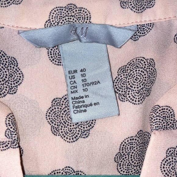 H&M medallion print light pink shift dress - Picture 3 of 5